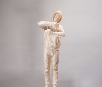 Tove Kjellmark, 1+1=3. Skulptur i PLA, 17,5x14x8 cm. Vinst i Våga Se - Konst konstlotteri 2021.